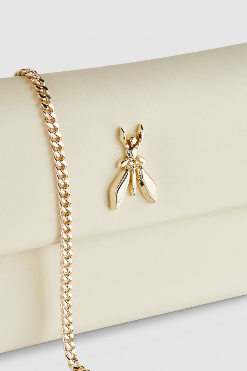 Patrizia Pepe Fly Leather Clutch Bag With Chain Beżowe | 0341FXQTJ